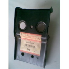 MB312266 GALANT ÖN SAĞ TAMPON BRACKET